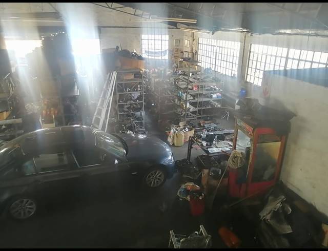 339M² WAREHOUSE FOR SALE IN FERREIRASDORP